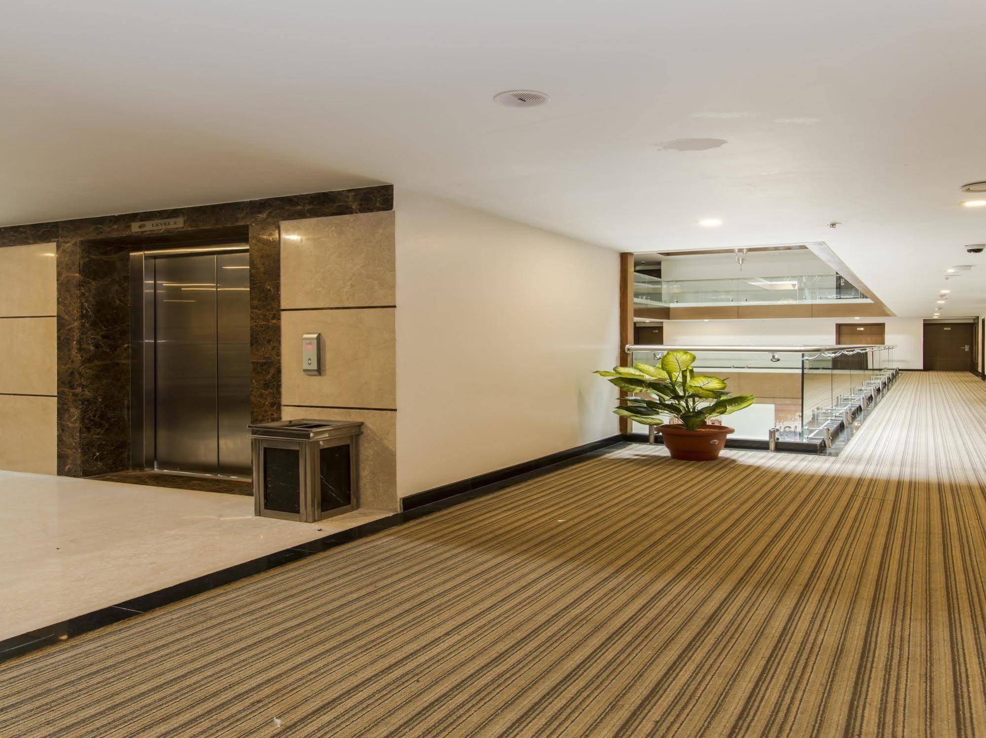 The Atrium Boutique Hotel Mysore Buitenkant foto